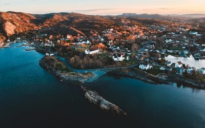 Common Roofing Issues in Waterfront Homes and How to Address Them