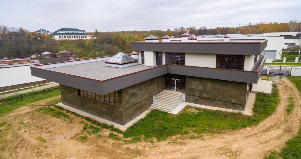 Roofs with flat surfaces